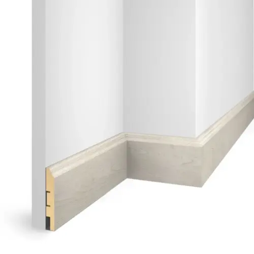 Напольный плинтус ЕP07 дуб Перламутровый, экошпон 