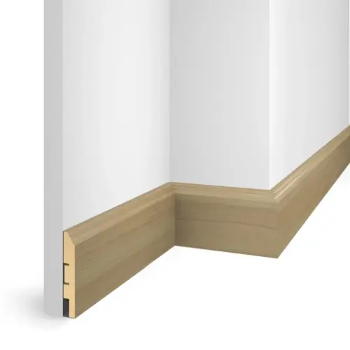 Напольный плинтус ЕP07 дуб Беленый, экошпон 