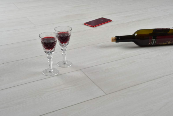 SPC ламинат Noventis Iceberg Дуб Кальдероне  SPC ламинат Noventis Iceberg Дуб Кальдероне