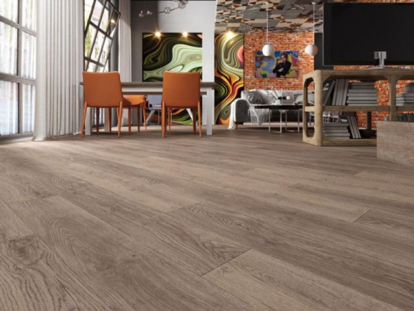 SPC ламинат Adelar Solida American Oak 04880 с подложкой  SPC ламинат Adelar Solida American Oak 04880 с подложкой