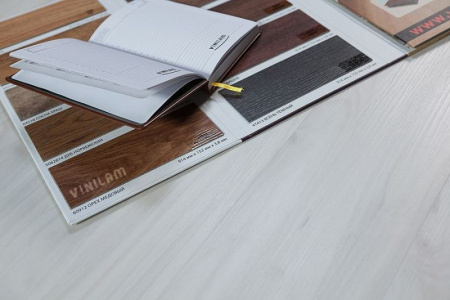 Кварц-виниловый ламинат VINILAM Клик 4 мм 254-1 Дуб Бремен 